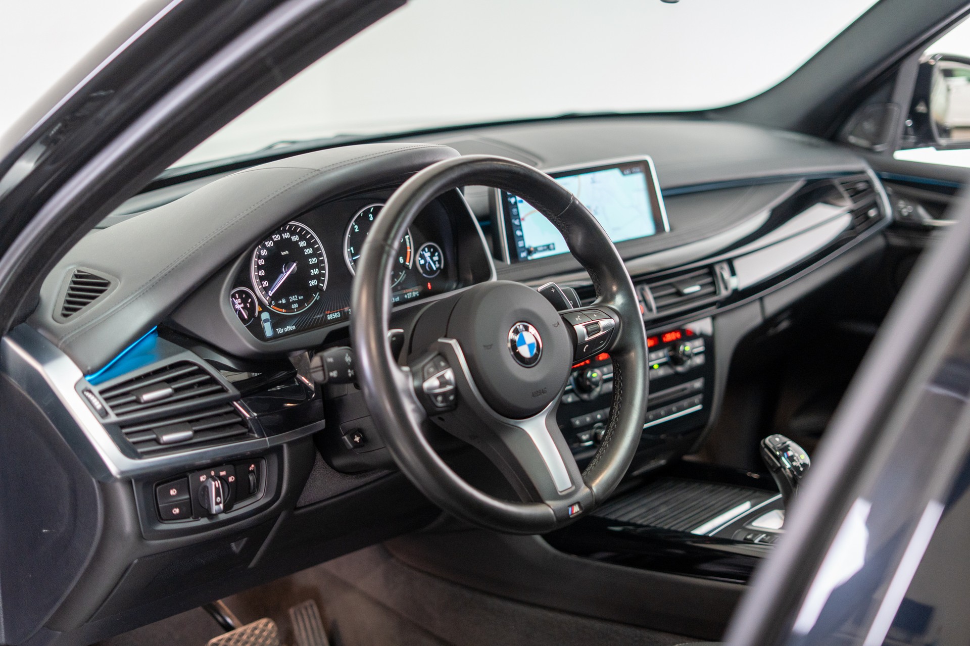 BMW X5 M50d / CH-Fahrzeug / Panorama / Harman/Kardon-image-8