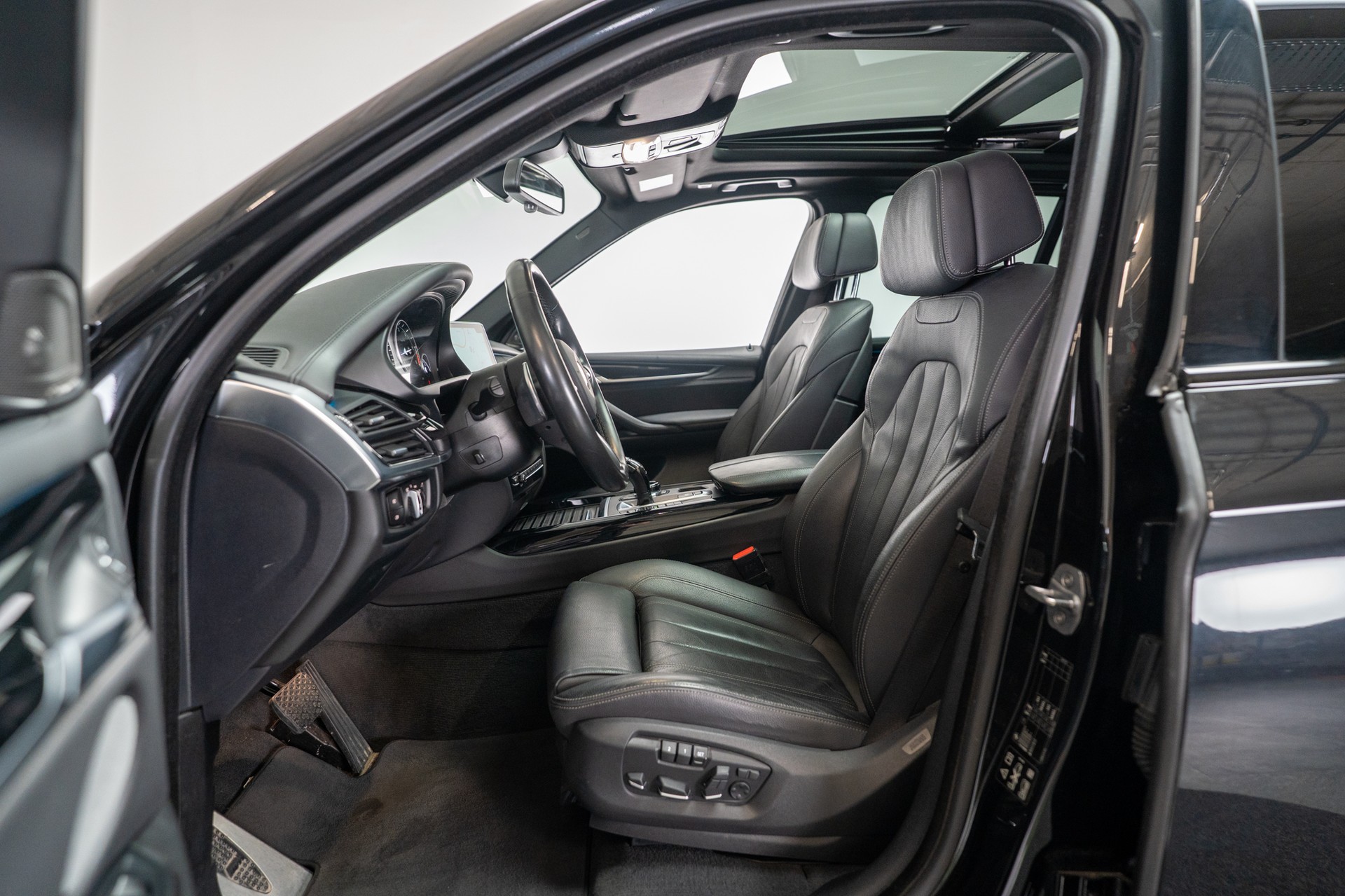 BMW X5 M50d / CH-Fahrzeug / Panorama / Harman/Kardon-image-9