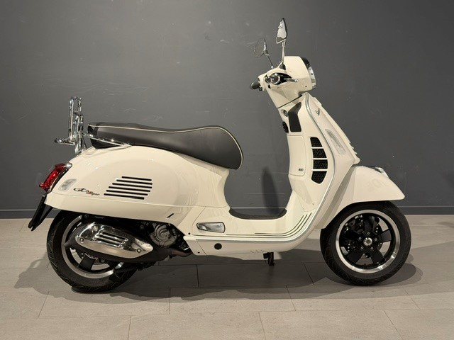 PIAGGIO Vespa GTS 300 HPE Super Tech ABS/ASR