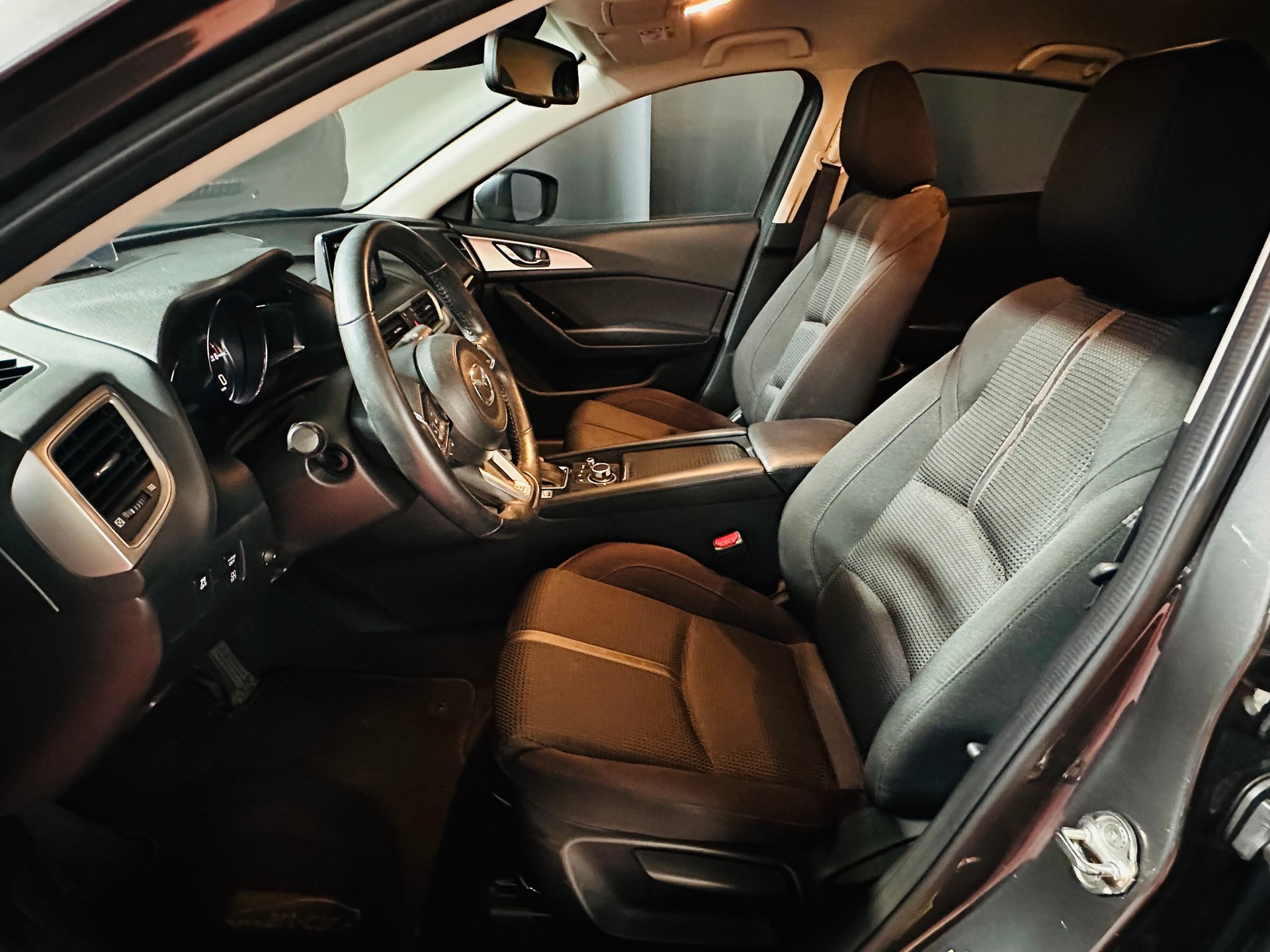 MAZDA 3 SKYACTIV-G 120 Revolution Automat-image-11