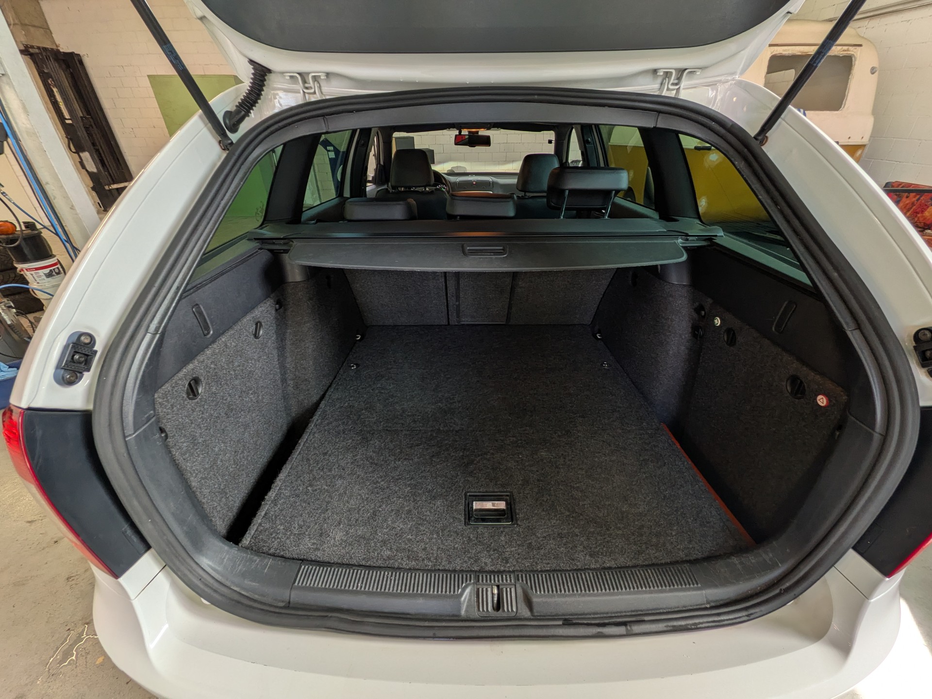 SKODA Octavia Combi 2.0 TDI RS DSG * Frisch ab MFK-image-16