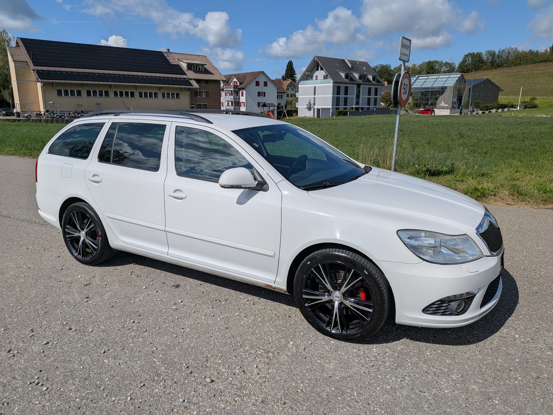 SKODA Octavia Combi 2.0 TDI RS DSG * Frisch ab MFK-image-7