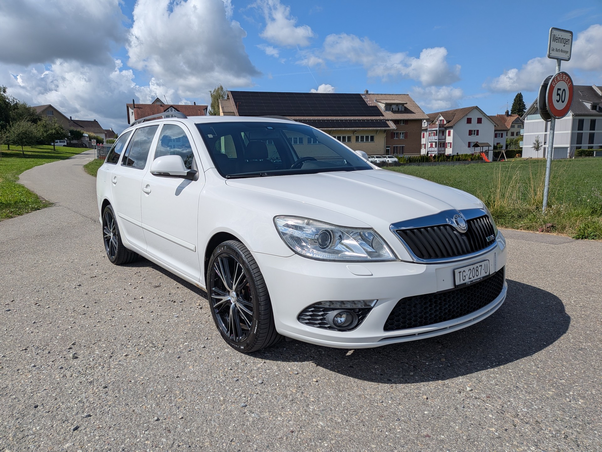 SKODA Octavia Combi 2.0 TDI RS DSG * Frisch ab MFK-image-5