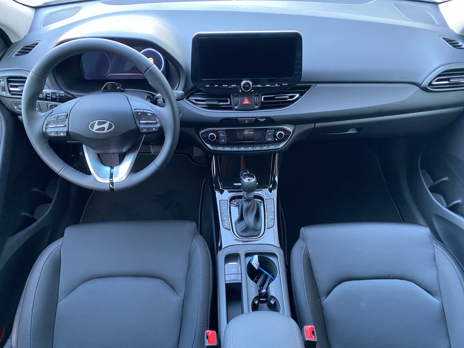 HYUNDAI i30 1.6 T-GDi Amplia-image-11
