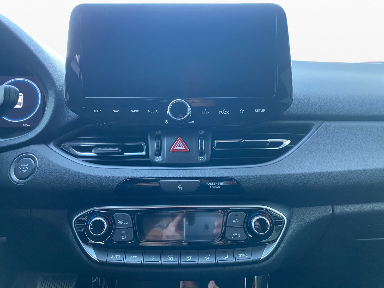 HYUNDAI i30 1.6 T-GDi Amplia-image-14