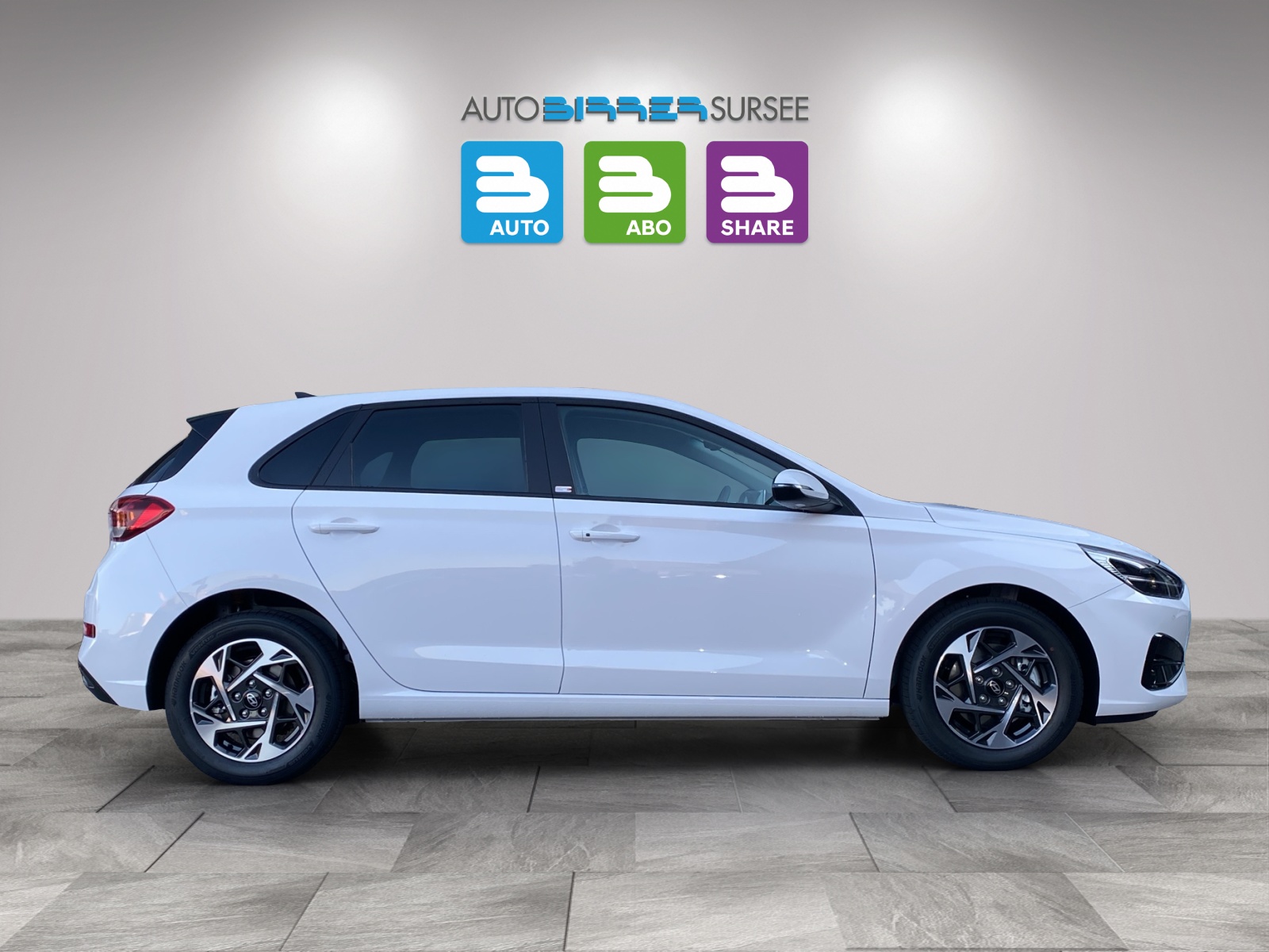 HYUNDAI i30 1.6 T-GDi Amplia-image-3