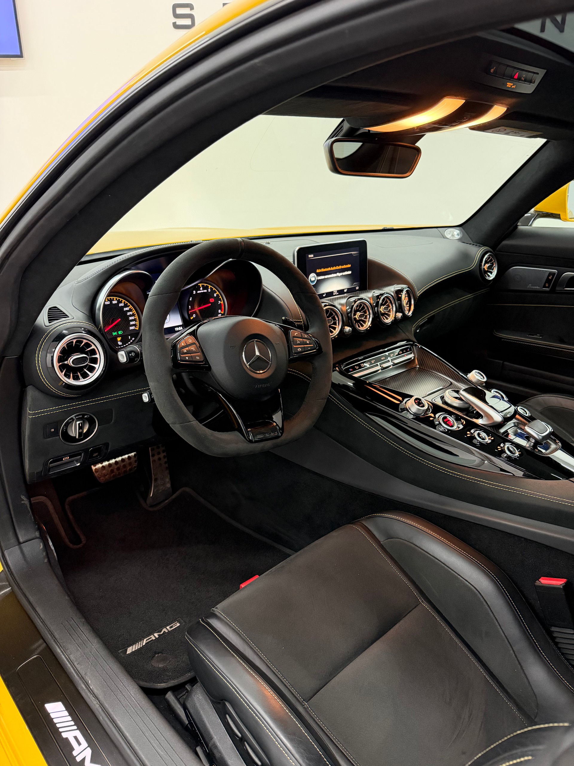 MERCEDES-BENZ AMG GT C Speedshift DCT-image-8