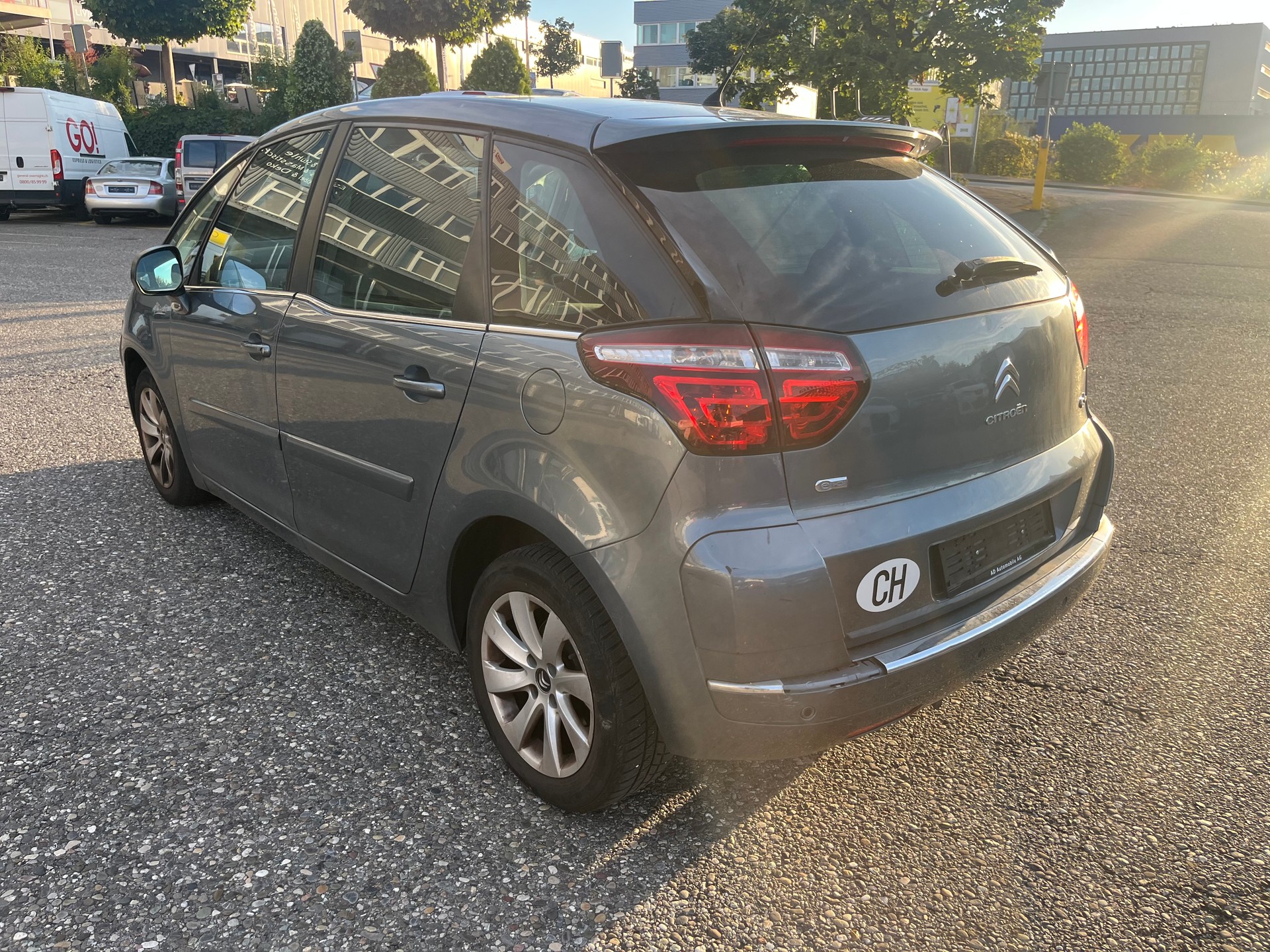 CITROEN C4 Picasso 1.6 HDI 16V Attraction EGS6-image-3