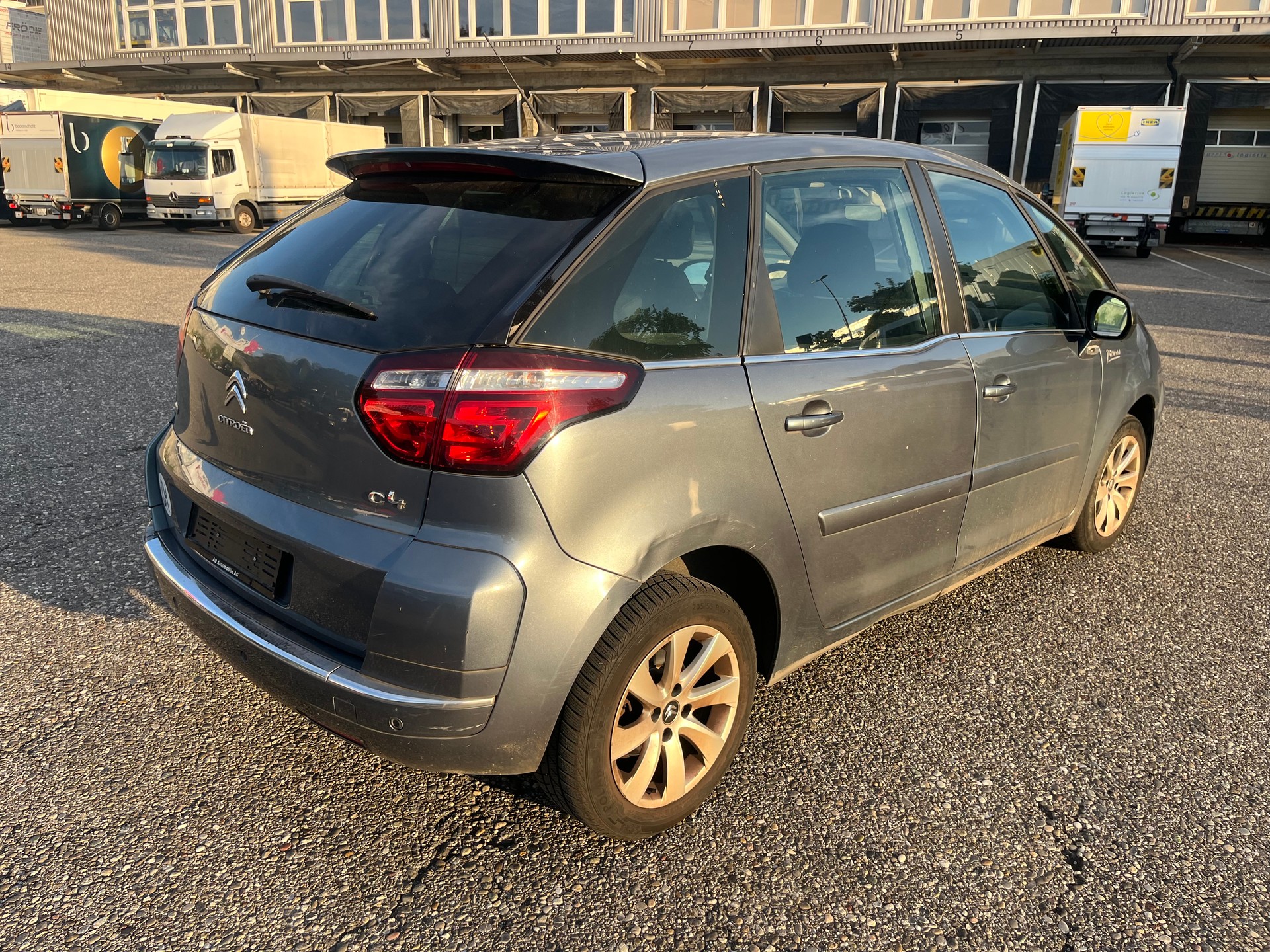 CITROEN C4 Picasso 1.6 HDI 16V Attraction EGS6-image-2