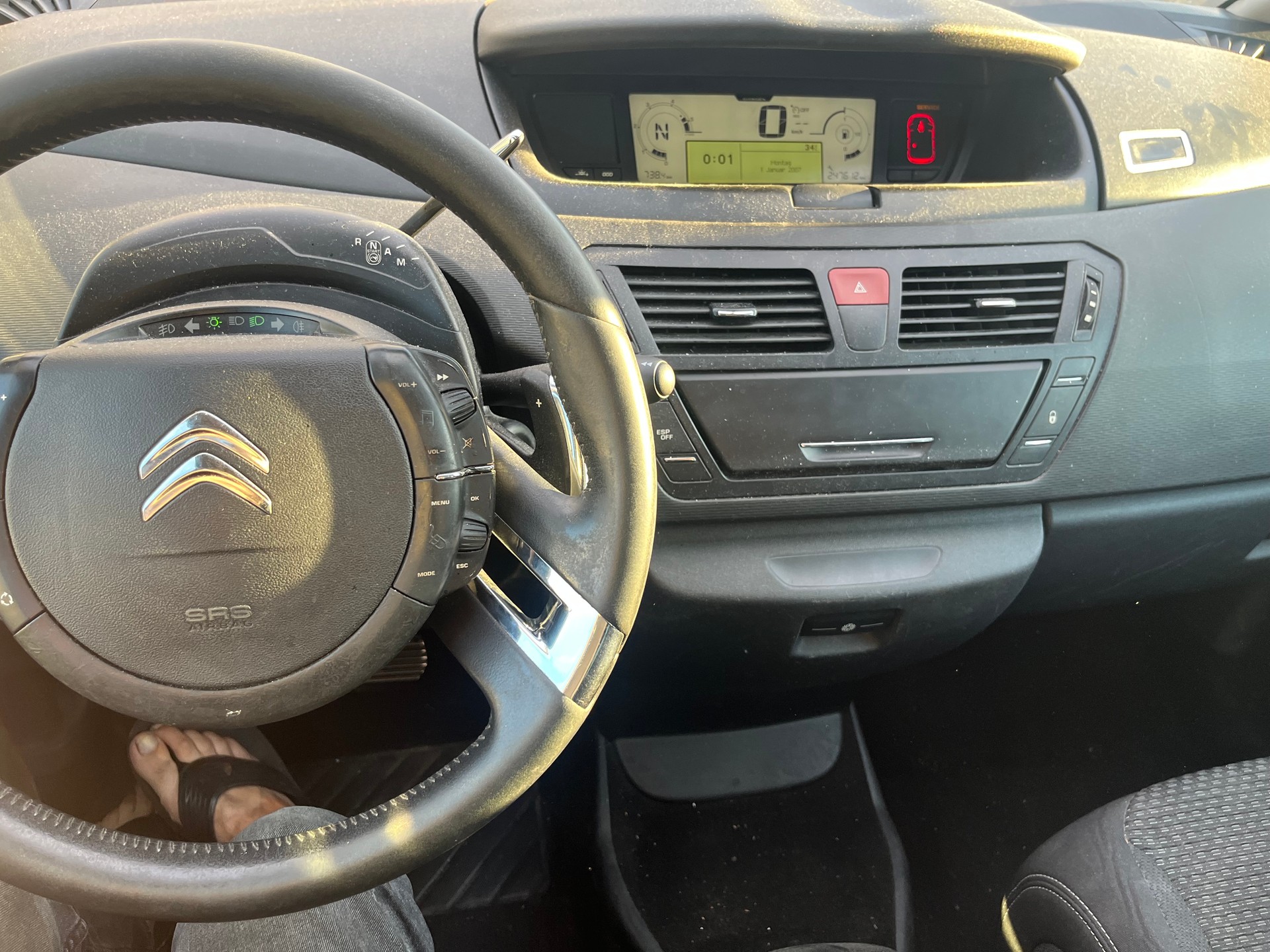 CITROEN C4 Picasso 1.6 HDI 16V Attraction EGS6-image-5