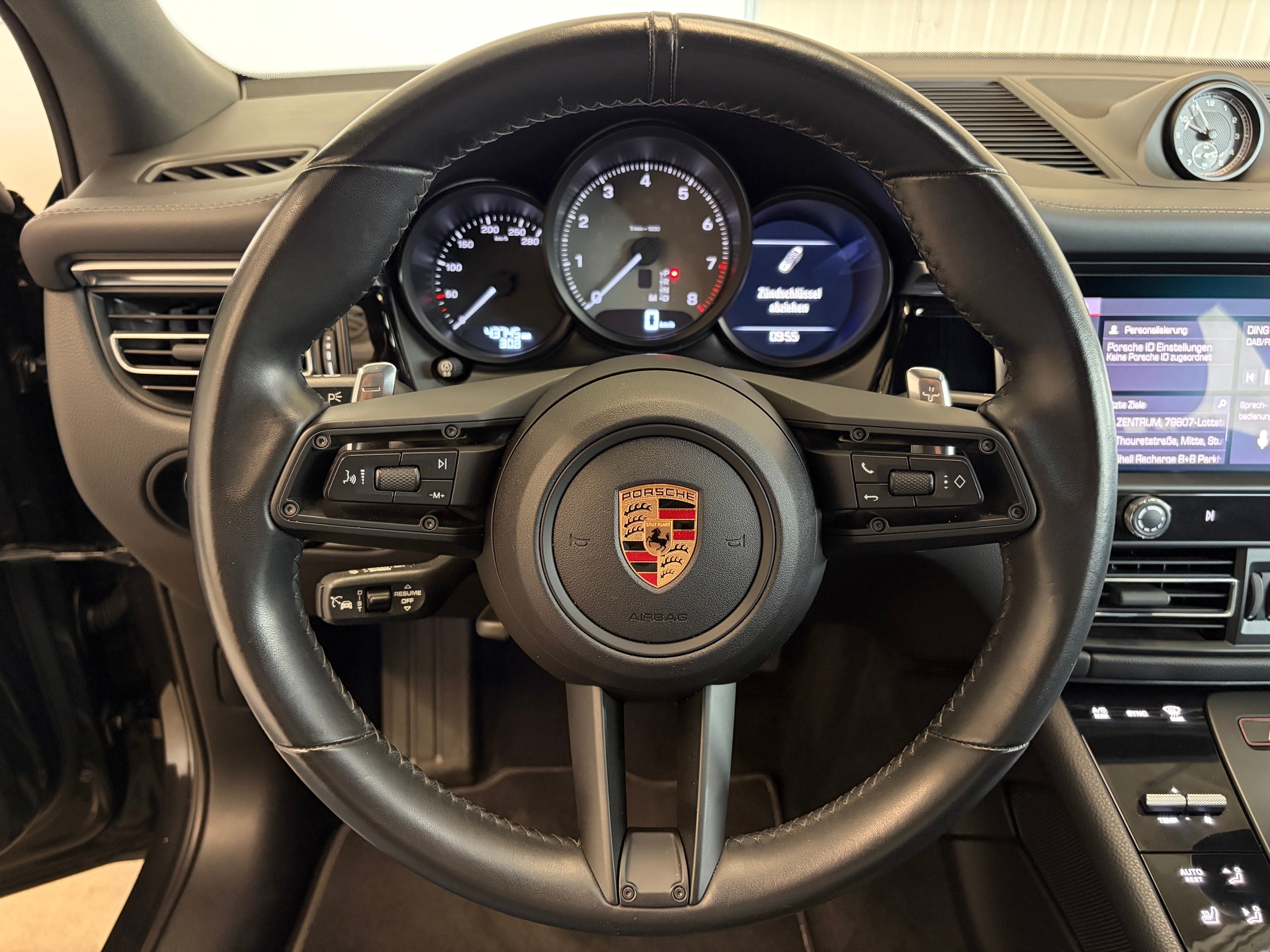 PORSCHE Macan S PDK *SPORT DESIGN* LUFT PDLS+ AHK 21"-image-17