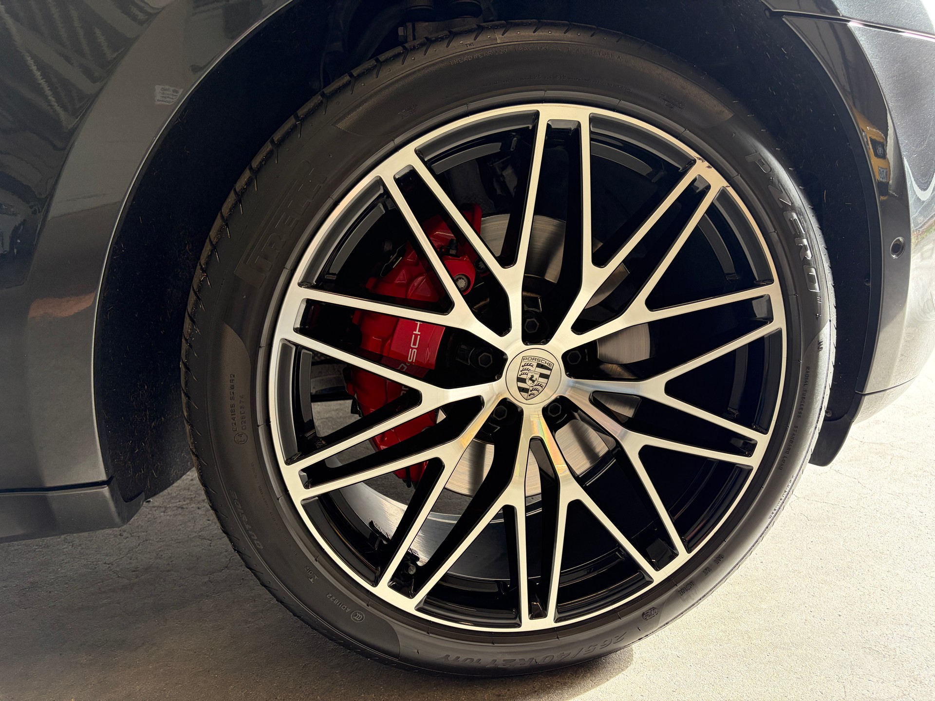 PORSCHE Macan S PDK *SPORT DESIGN* LUFT PDLS+ AHK 21"-image-3