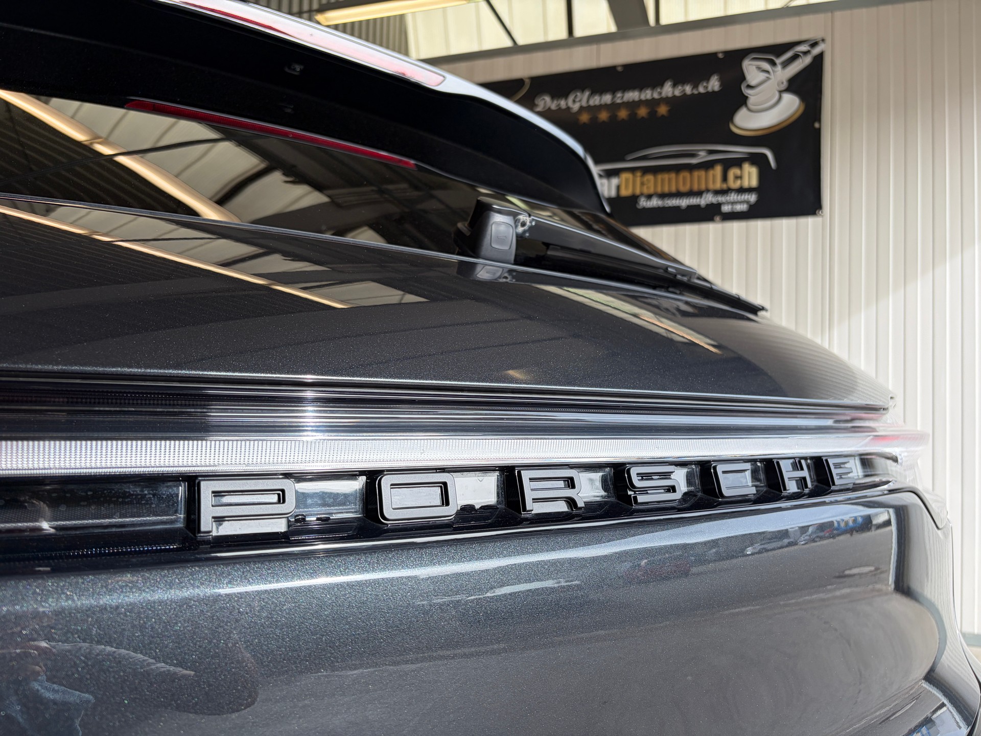 PORSCHE Macan S PDK *SPORT DESIGN* LUFT PDLS+ AHK 21"-image-21