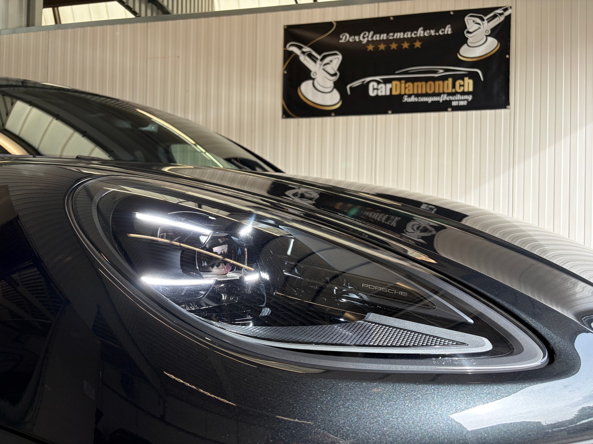 PORSCHE Macan S PDK *SPORT DESIGN* LUFT PDLS+ AHK 21"-image-2