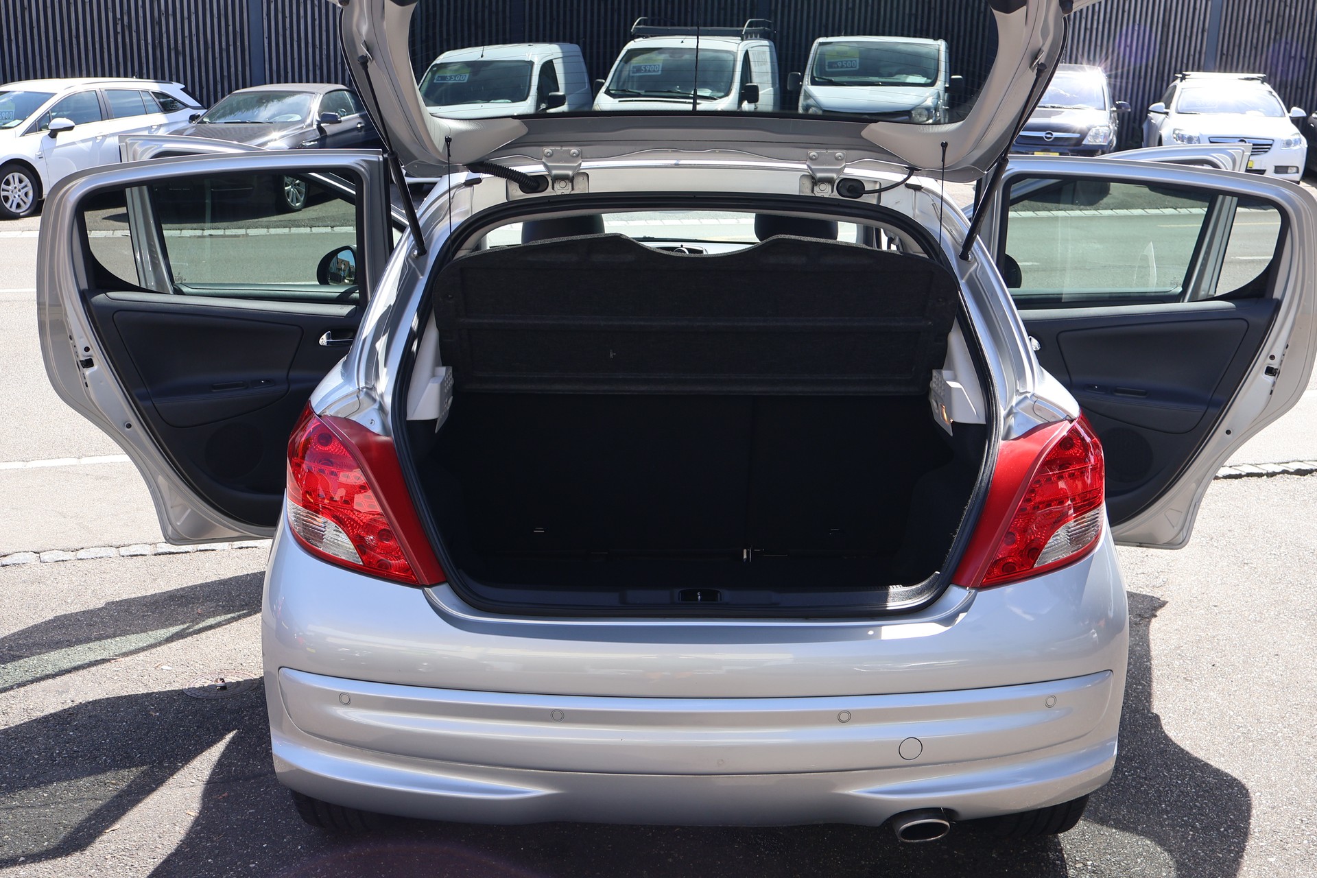 PEUGEOT 207 1.6 16V Allure Automatic-image-8