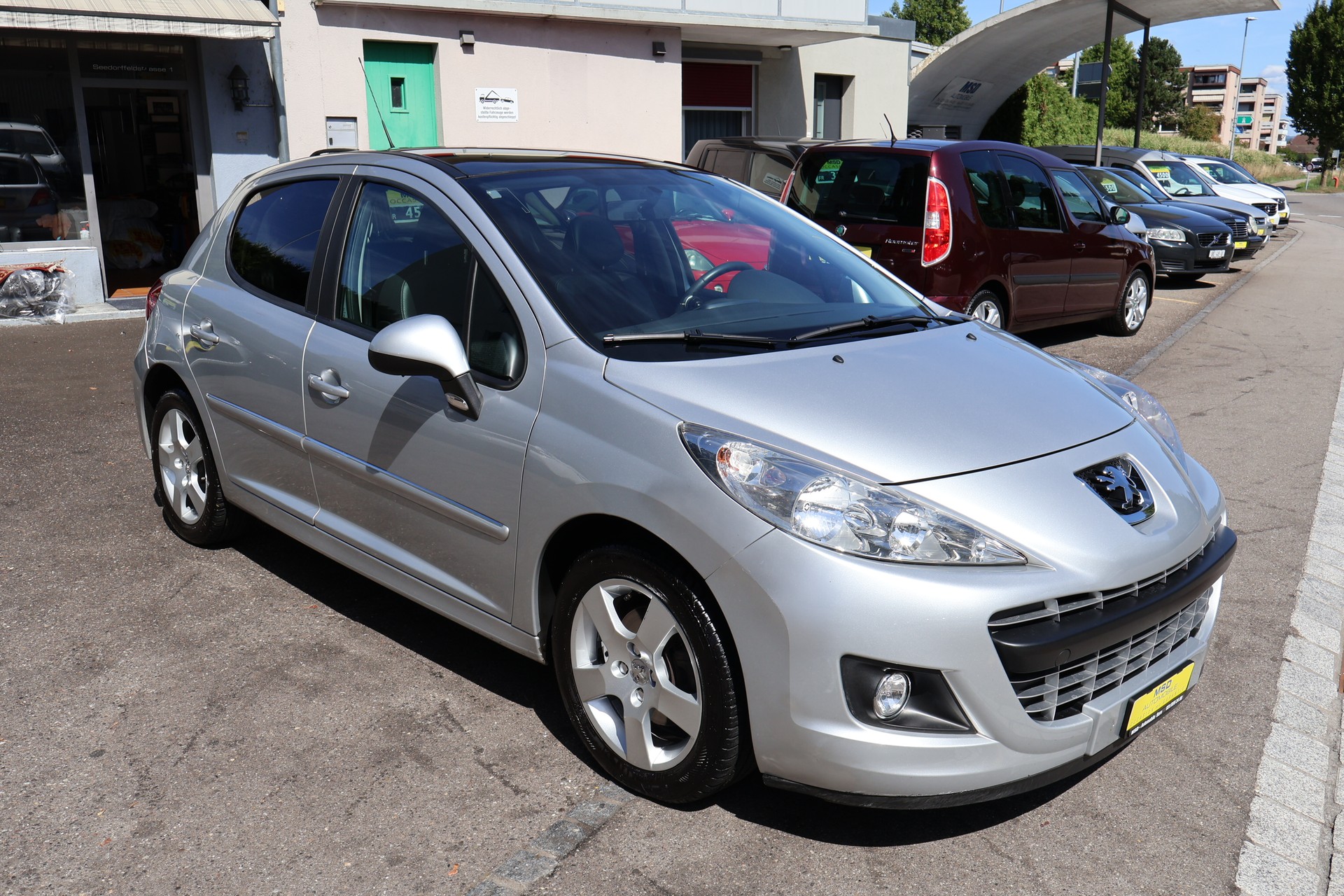PEUGEOT 207 1.6 16V Allure Automatic-image-2
