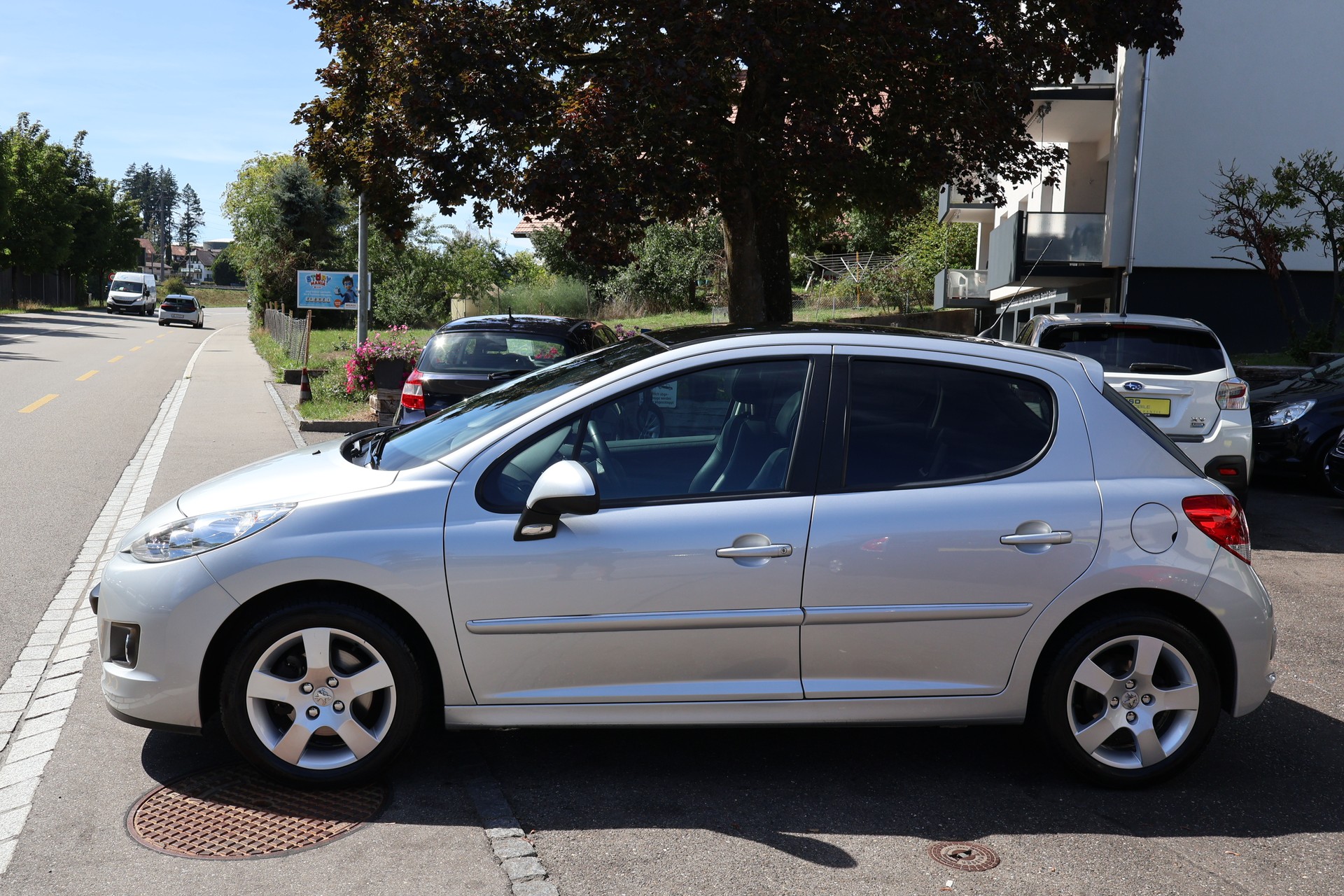 PEUGEOT 207 1.6 16V Allure Automatic-image-4