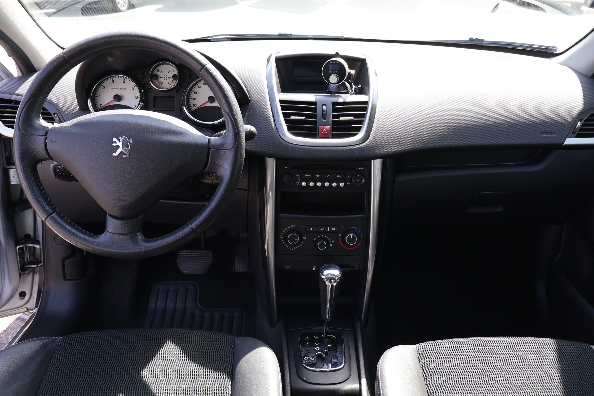 PEUGEOT 207 1.6 16V Allure Automatic-image-9