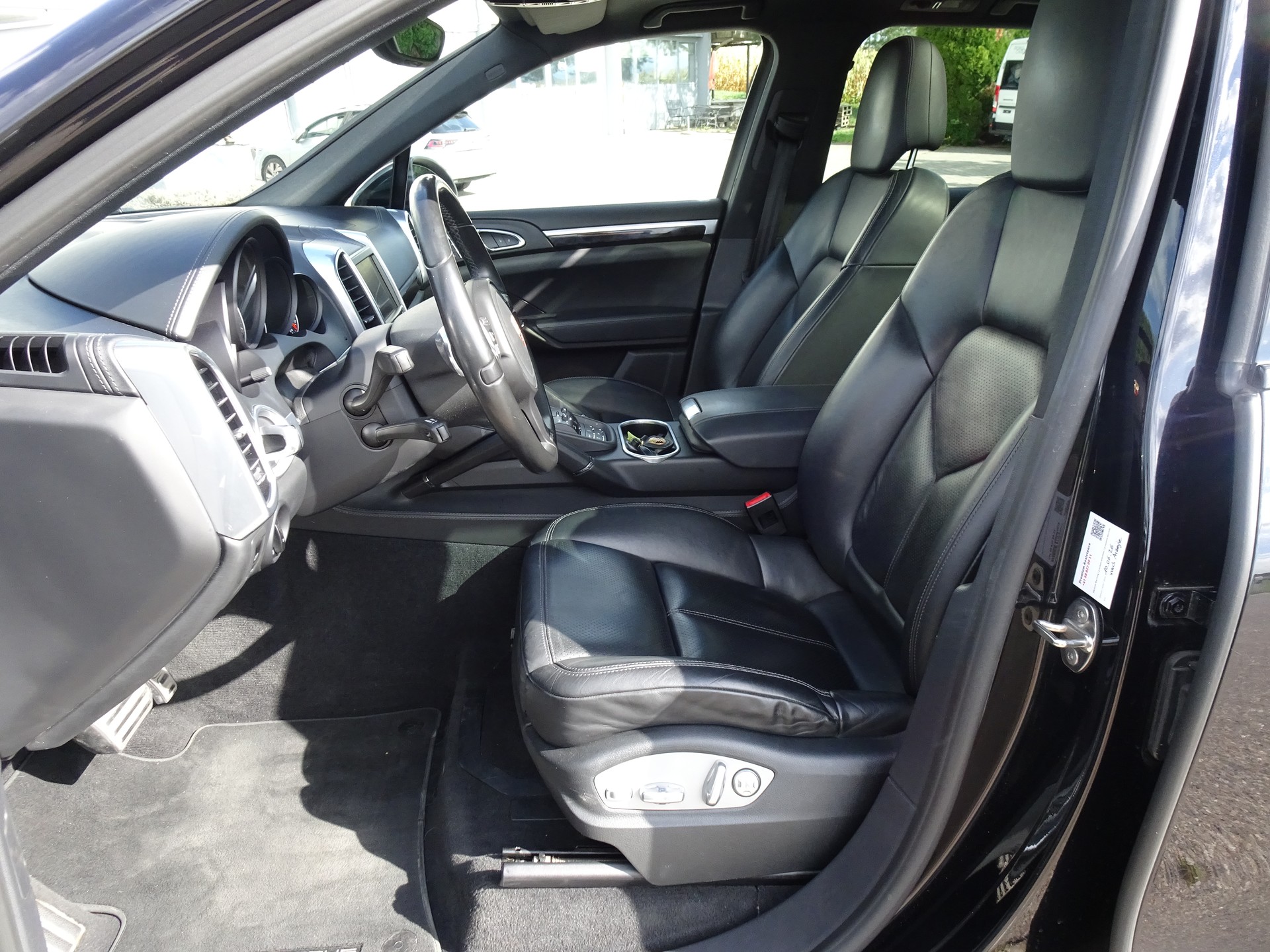 PORSCHE Cayenne S Diesel-image-11