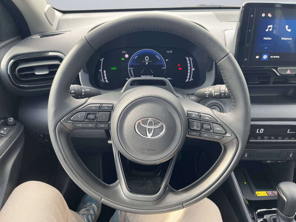 TOYOTA Yaris 1.5 VVT-i HSD Trend-image-9