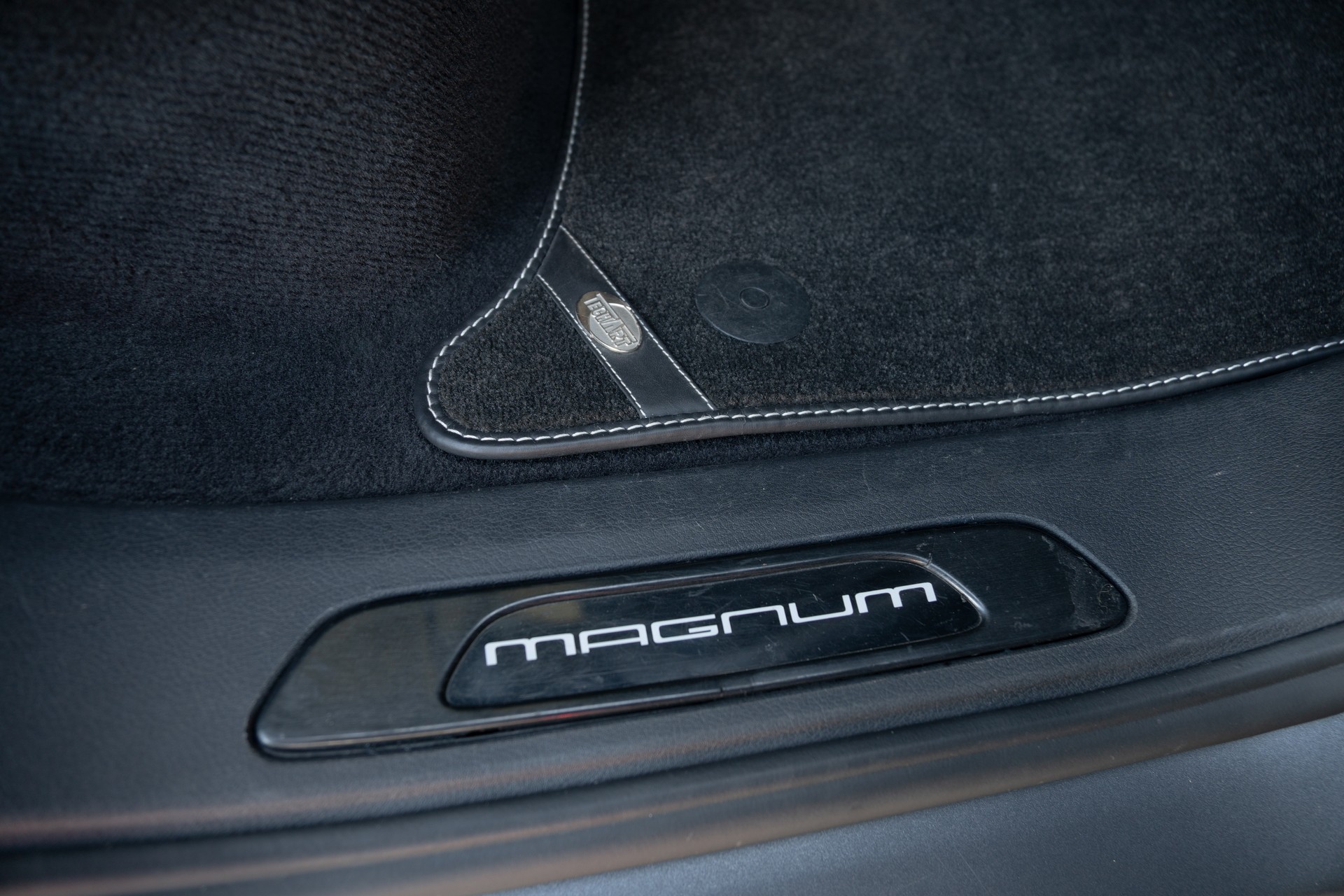 PORSCHE Cayenne Turbo-image-13