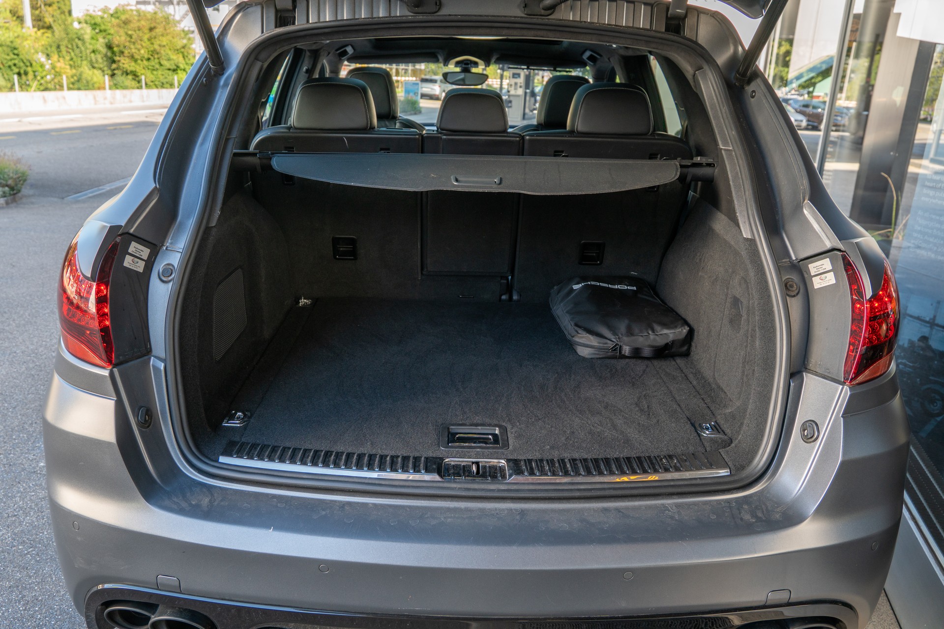 PORSCHE Cayenne Turbo-image-7