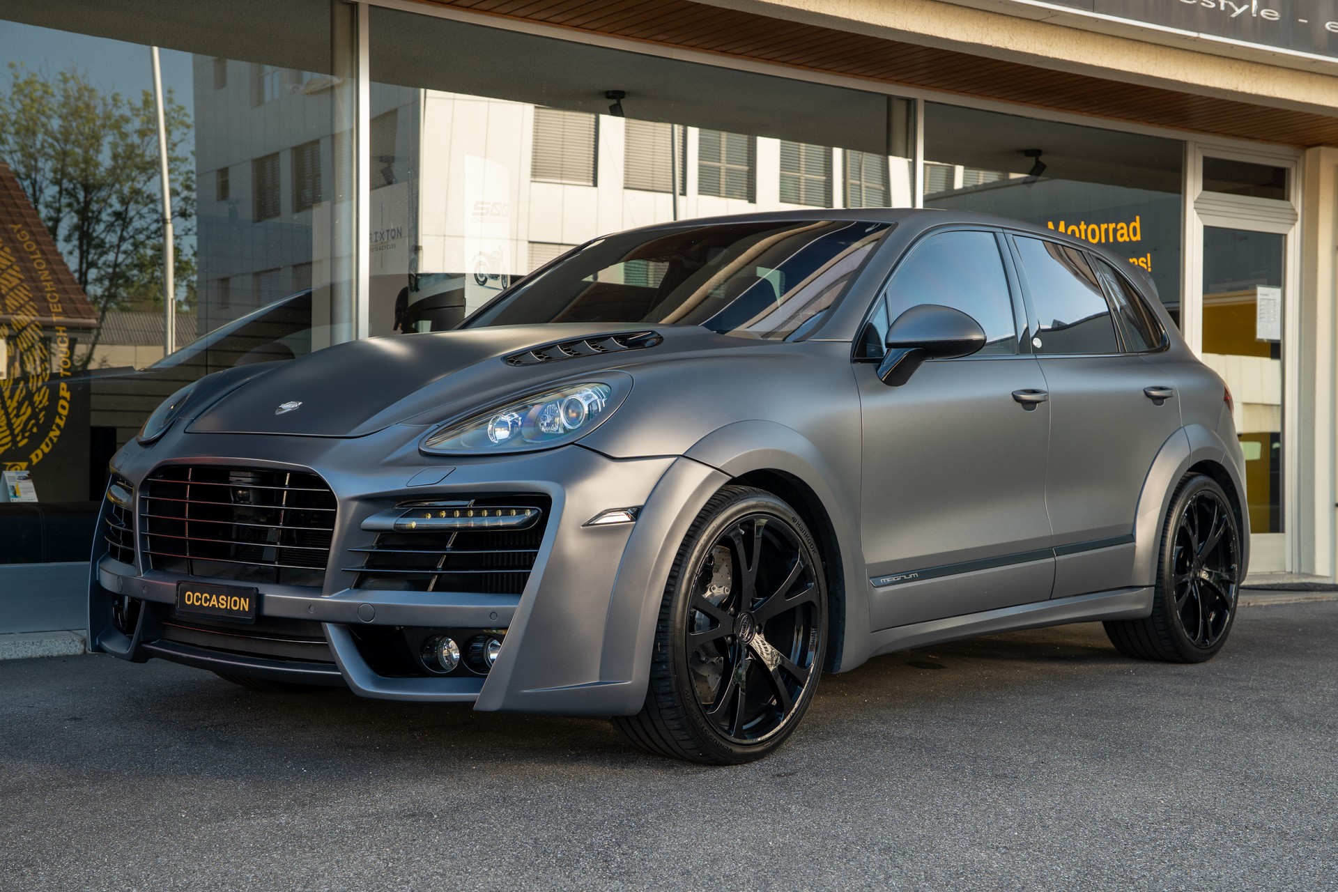 PORSCHE Cayenne Turbo-image-0