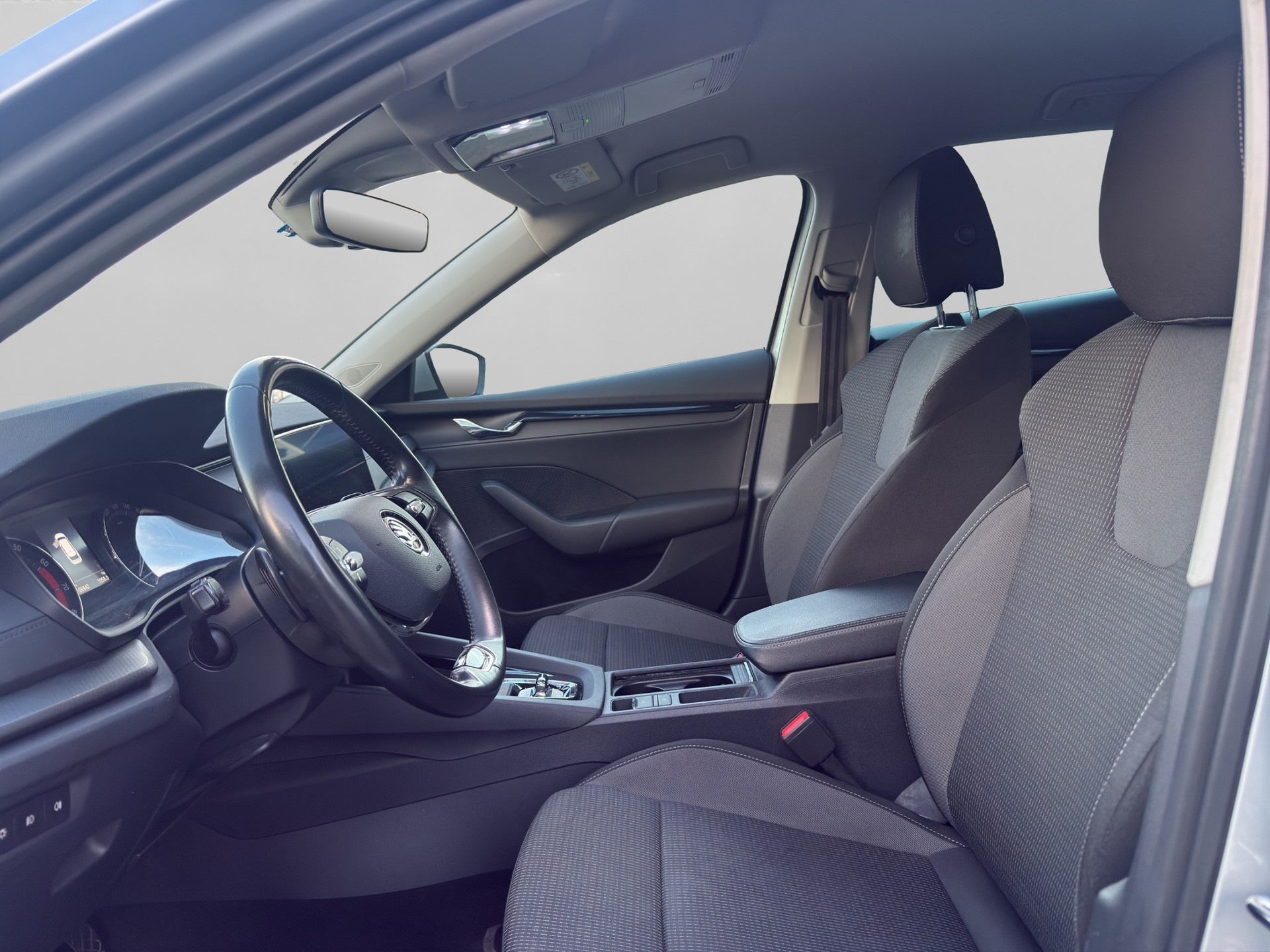 SKODA Octavia Combi 1.5 TSI mHEV DSG Ambition-image-8