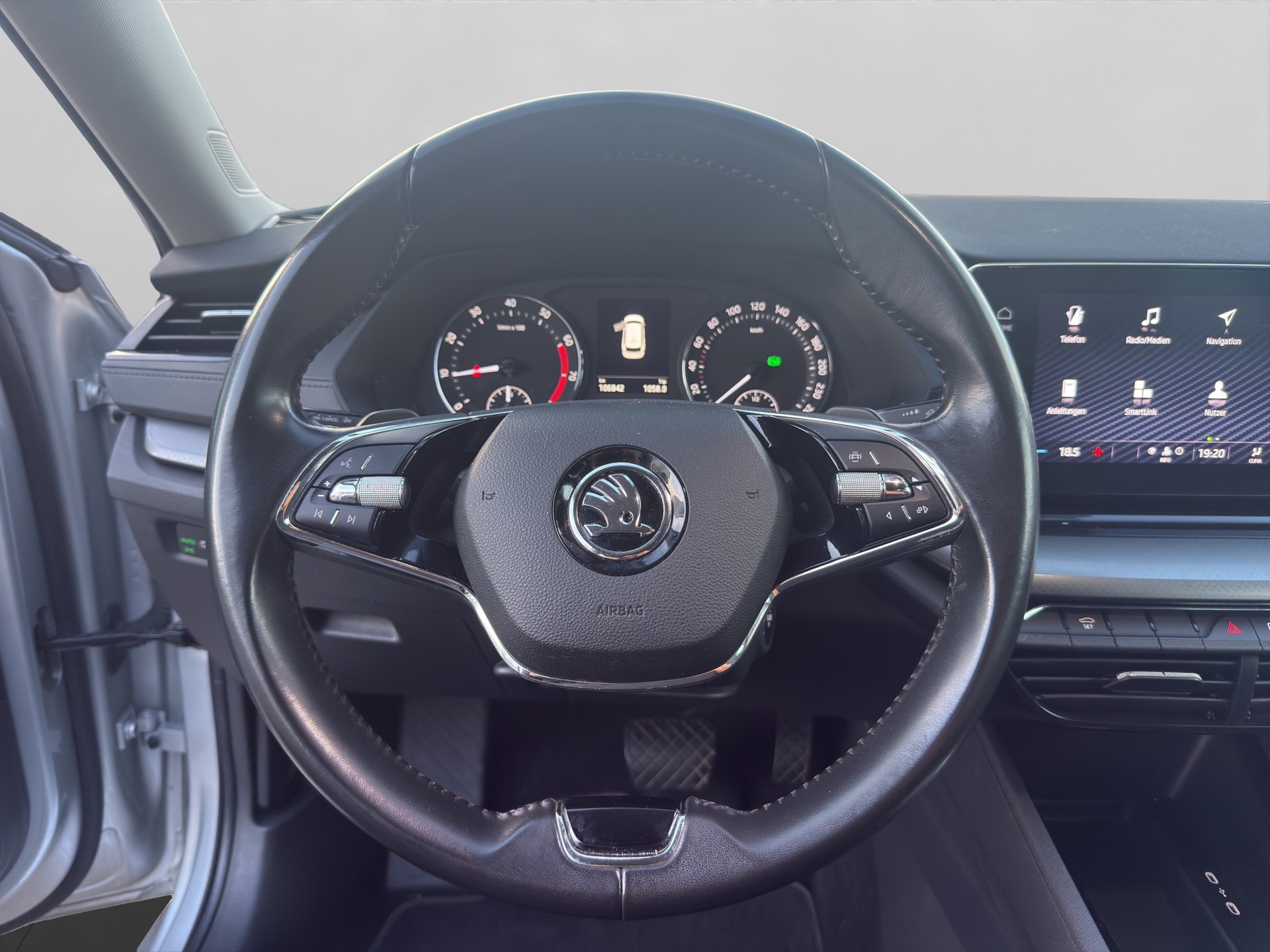 SKODA Octavia Combi 1.5 TSI mHEV DSG Ambition-image-10