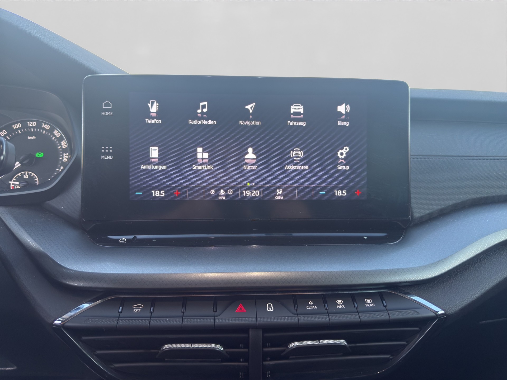 SKODA Octavia Combi 1.5 TSI mHEV DSG Ambition-image-11