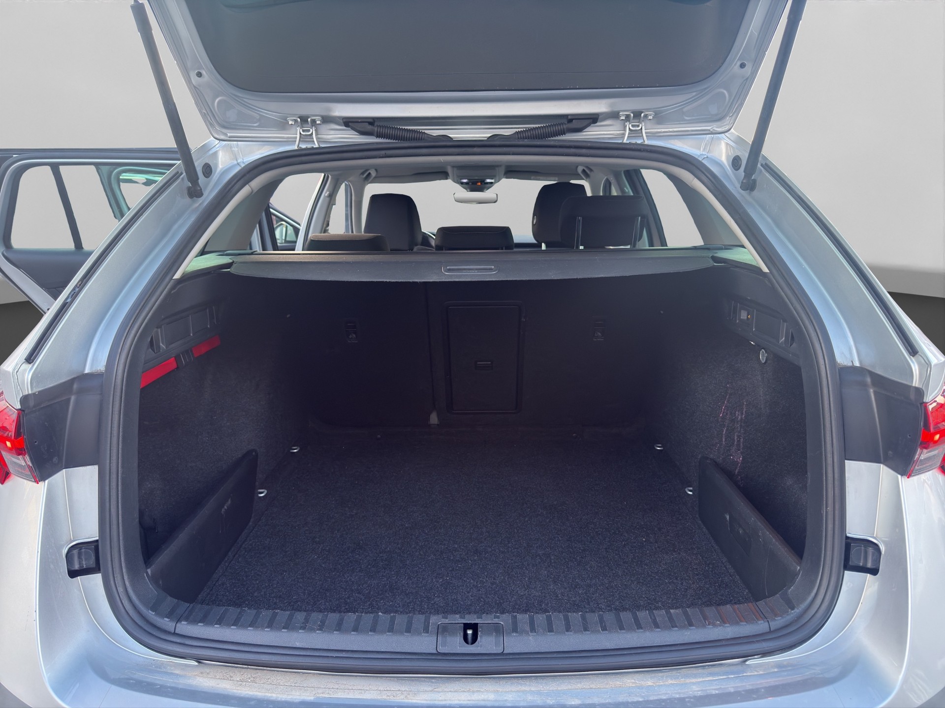 SKODA Octavia Combi 1.5 TSI mHEV DSG Ambition-image-14