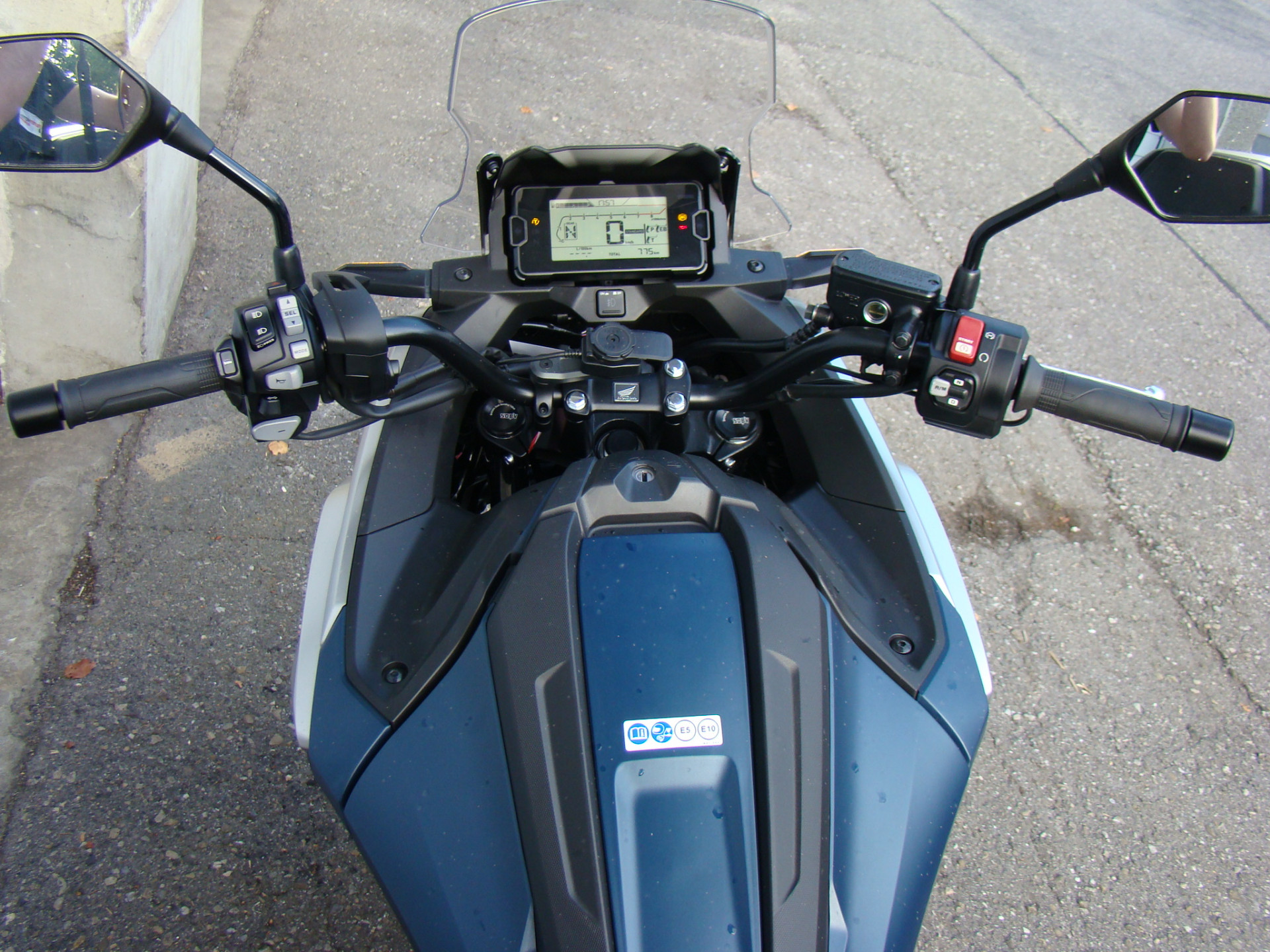 HONDA NC 750 XD Dual Clutch-showroom-element-1
