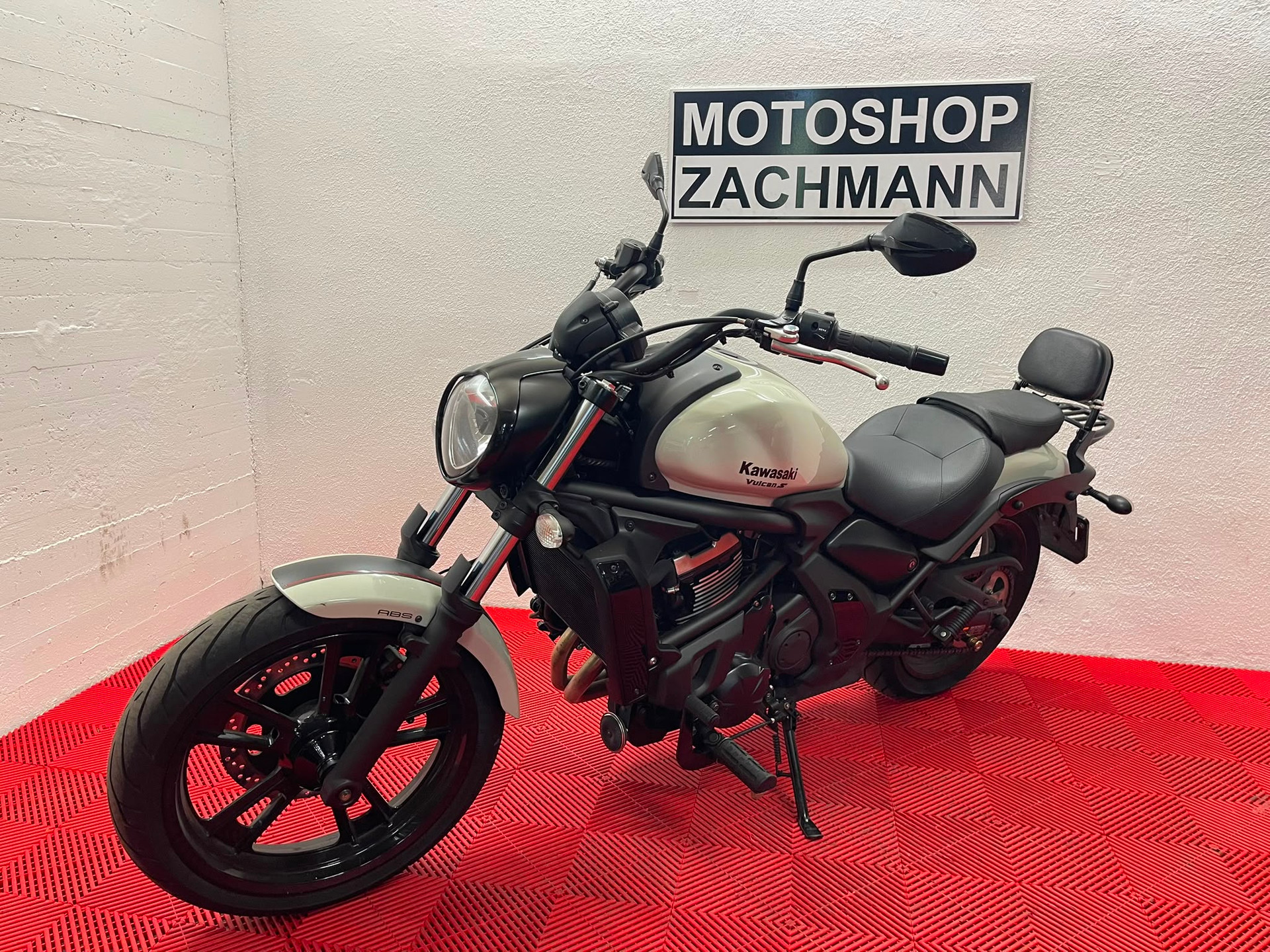 KAWASAKI Vulcan S ABS-showroom-element-3