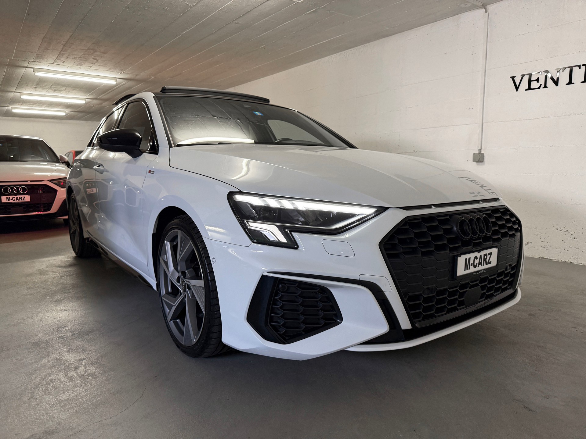 AUDI A3 Sportback 35 TFSI S line S-tronic *Full options*-image-3