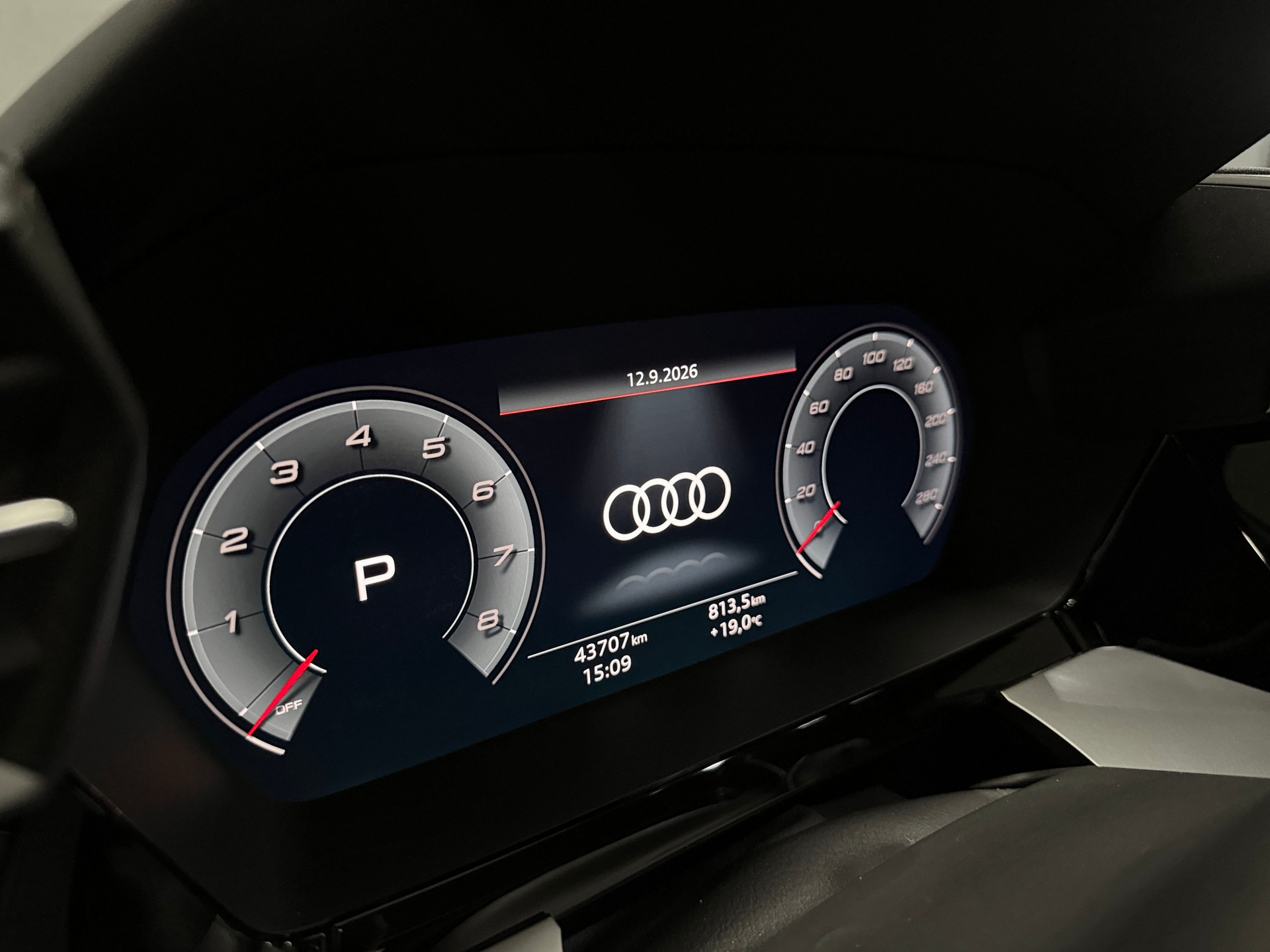 AUDI A3 Sportback 35 TFSI S line S-tronic *Full options*-image-12