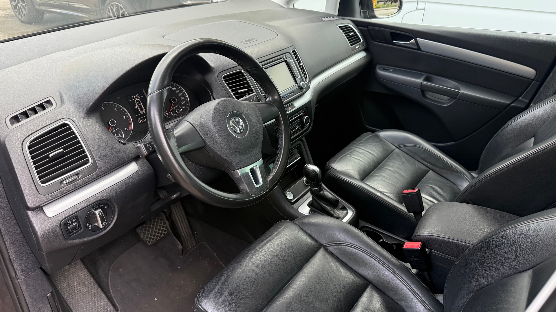 VW Sharan 2.0 TDI BlueMotion Technology Highline DSG-image-7
