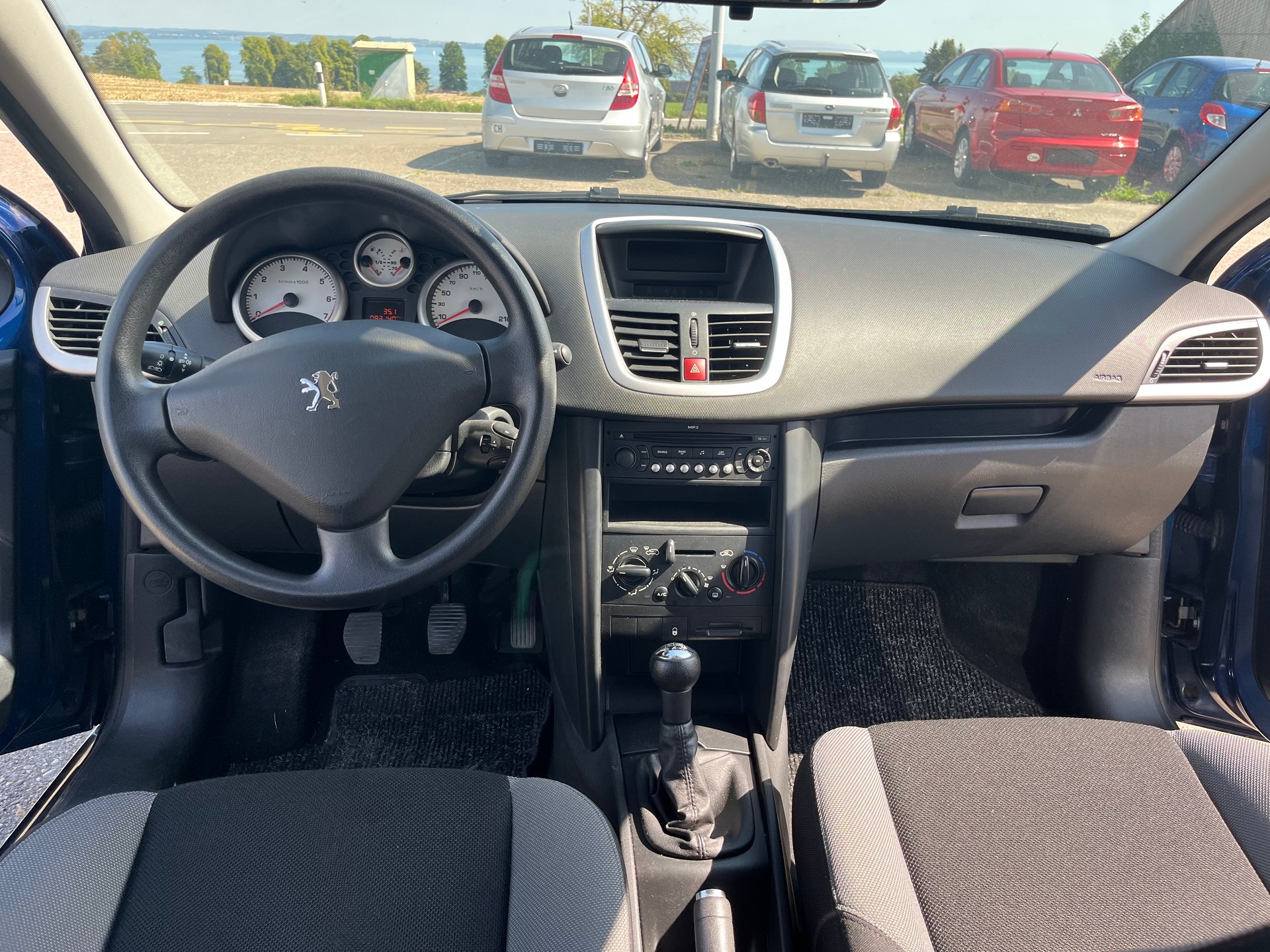 PEUGEOT 207 1.4 16V Trendy-image-8