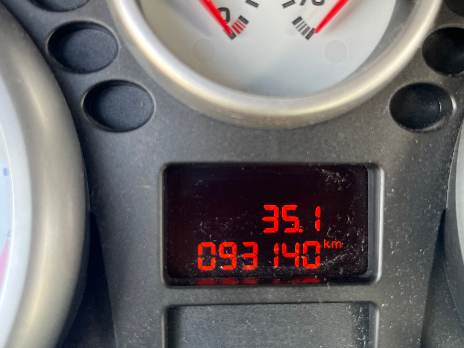 PEUGEOT 207 1.4 16V Trendy-image-9