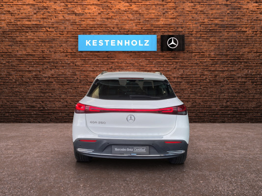 MERCEDES-BENZ EQA 250-image-5