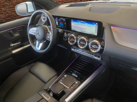MERCEDES-BENZ EQA 250-image-13