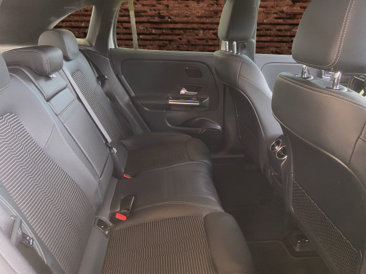 MERCEDES-BENZ EQA 250-image-11
