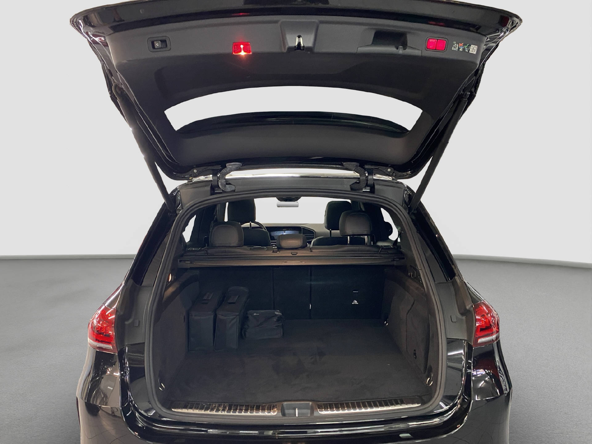 MERCEDES-BENZ GLE 350 e AMG Line 4MATIC-image-15