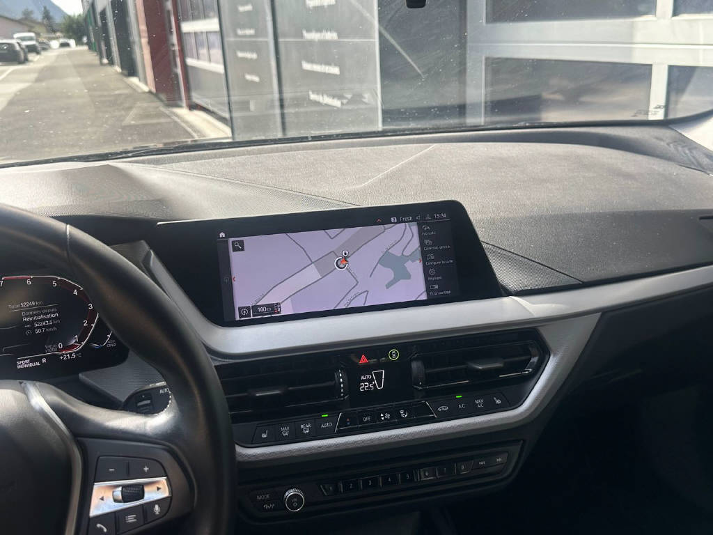 BMW 118i (CH)-image-12