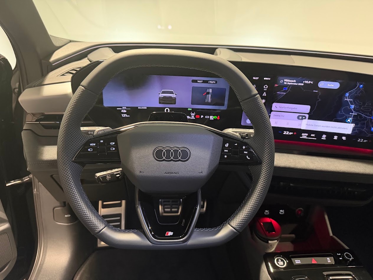 AUDI Q6 e-tron quattro-image-5