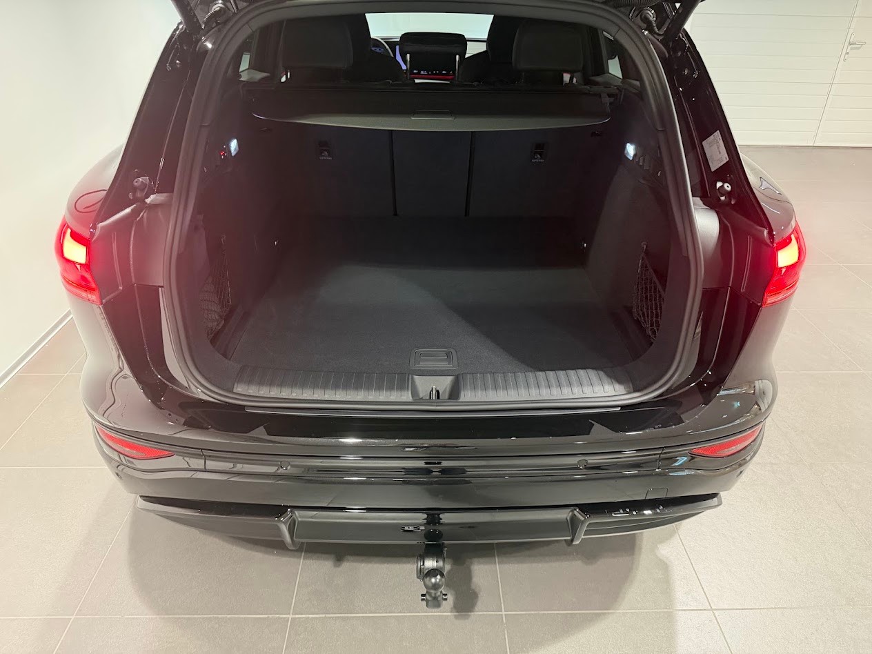 AUDI Q6 e-tron quattro-image-12
