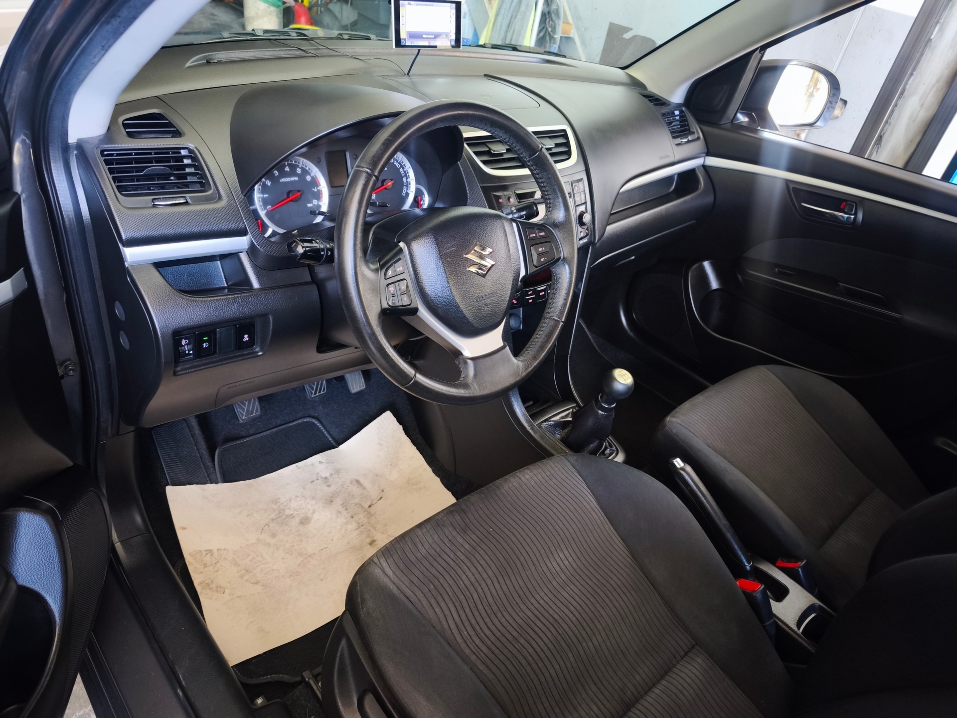 SUZUKI Swift 1.2i 16V GL Top 4x4-image-10