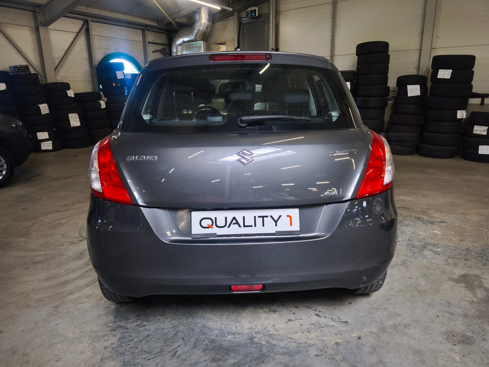 SUZUKI Swift 1.2i 16V GL Top 4x4-image-3