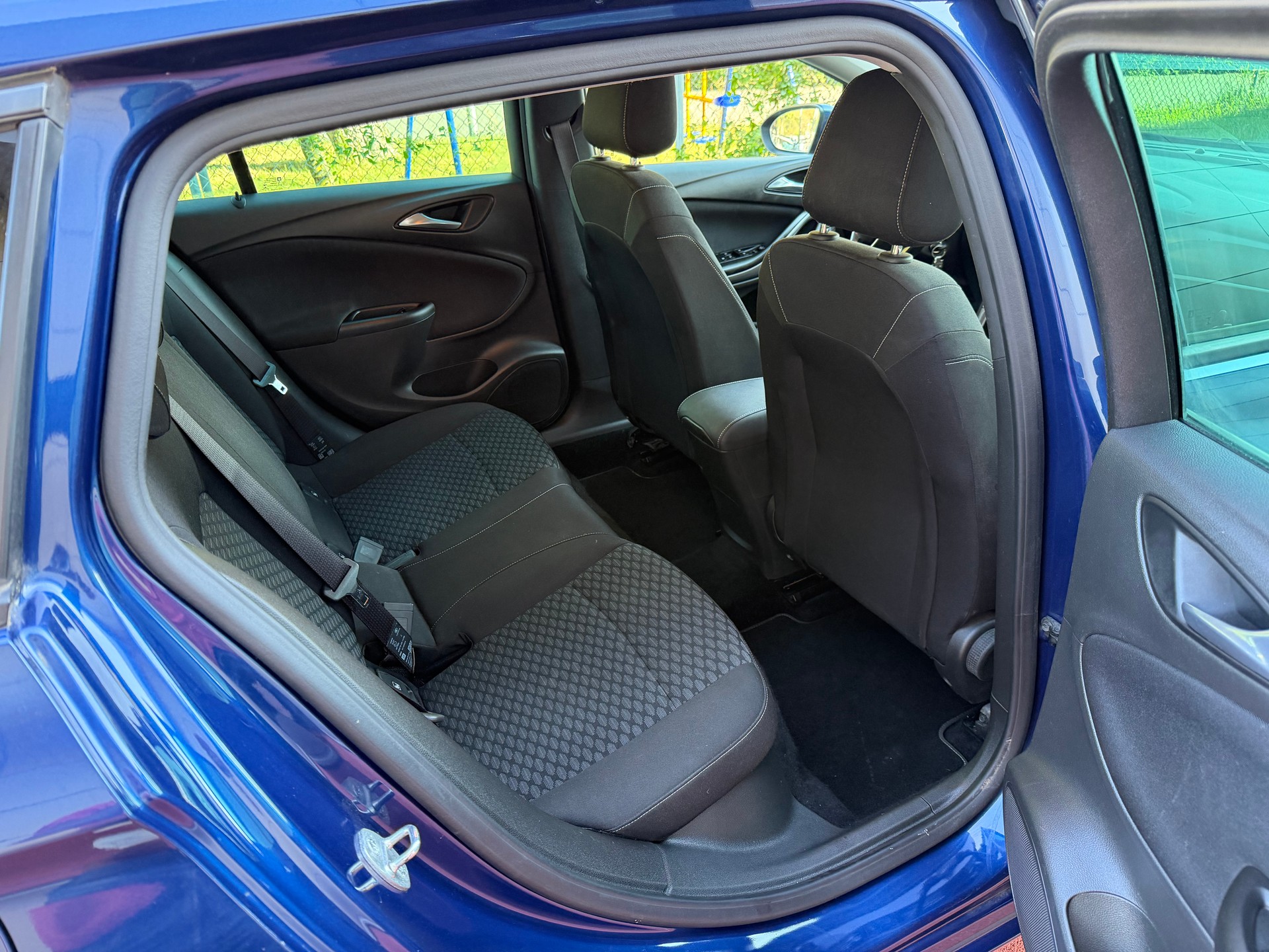OPEL Astra Sports Tourer 1.2i Turbo GS-Line-image-11