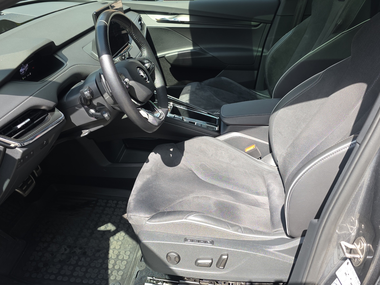 SKODA Enyaq iV 80x SportLine-image-4