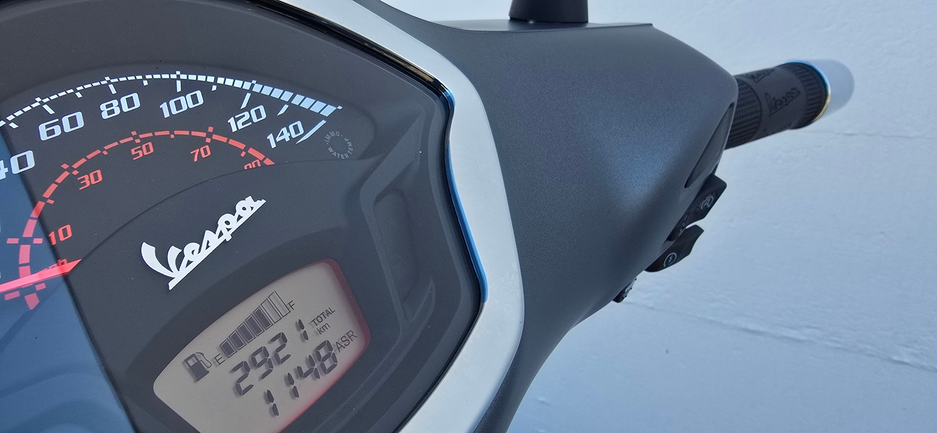 PIAGGIO Vespa GTS 125 Super Sport ABS-image-11